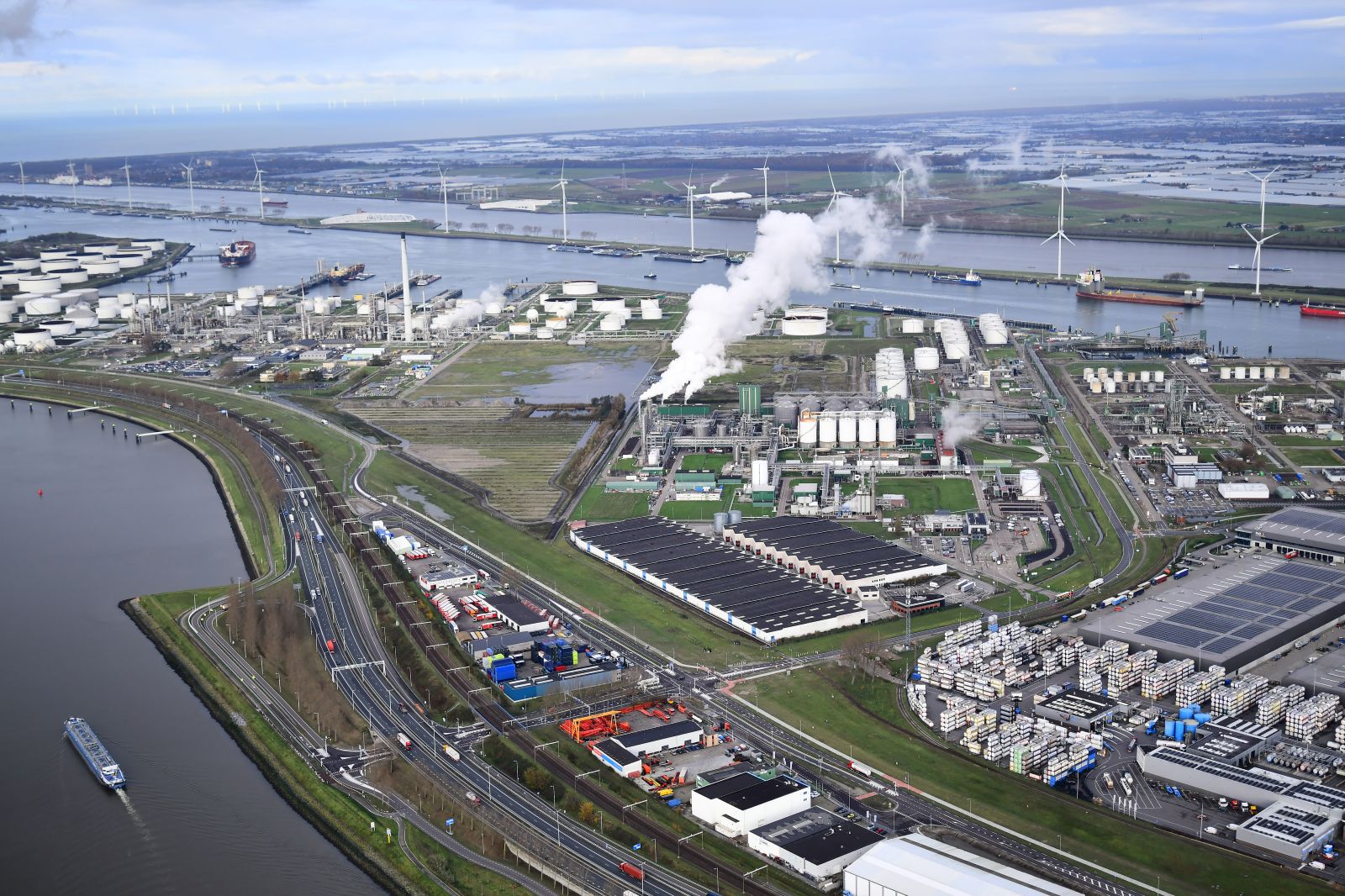 Vooronderzoek naar Rotterdamse aanpak voor waterkwaliteit: gezamenlijke actie nodig